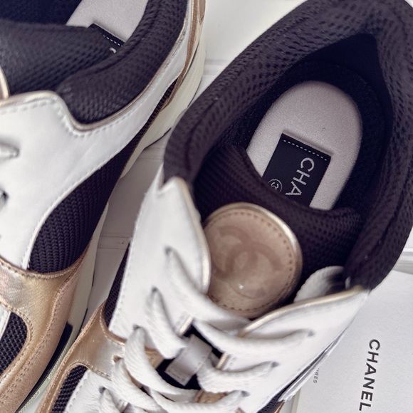 Chanel Women’s Mesh Suede Calfskin CC Sneakers Size 39 In White Black Beige Gold - Picture 13 of 16